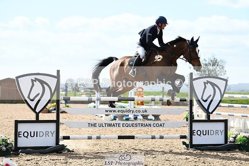 250328-130711-01140 - Cls 3 Snr Foxhunter