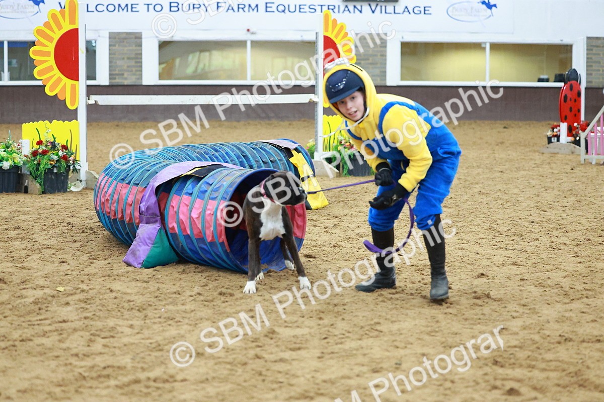 SBM_002247 - Class 3 - Horse & Hound (60cm)