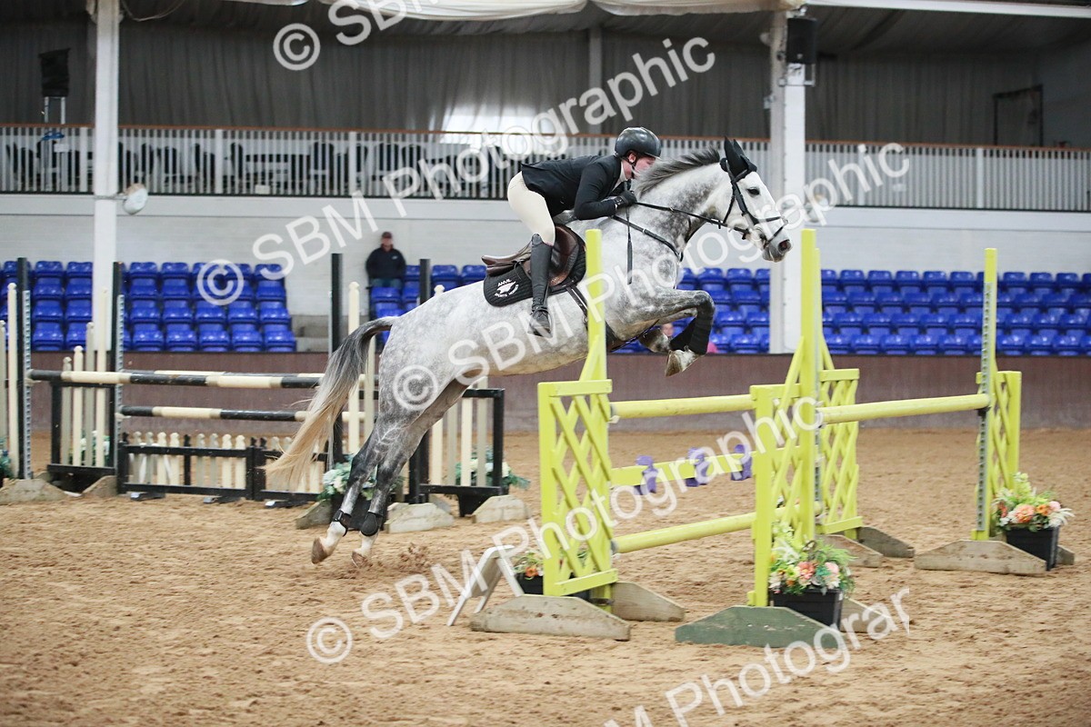 SBM_000942 - Class 4 - Senior Newcomers - 1.10m Open