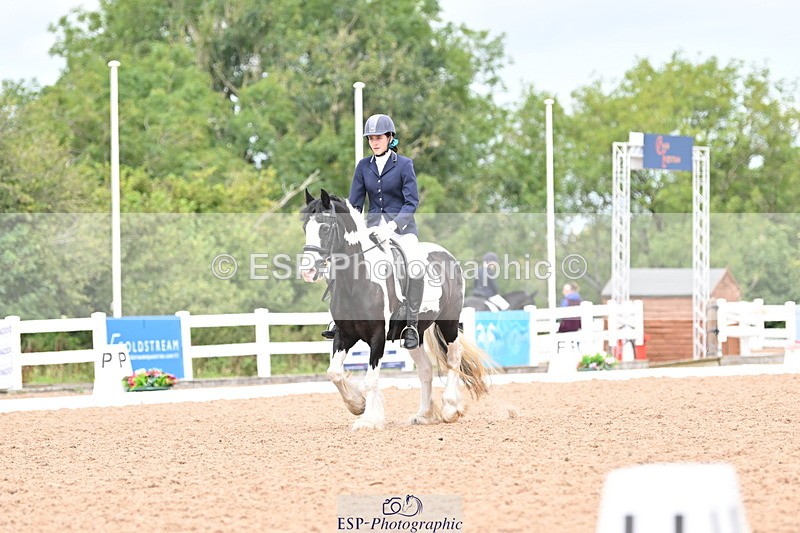 240817A-122139-08249 - 278-Chloe.Matravers-Fancy.pants