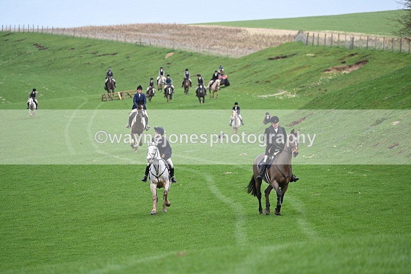 WJ6_9242 - Line Three