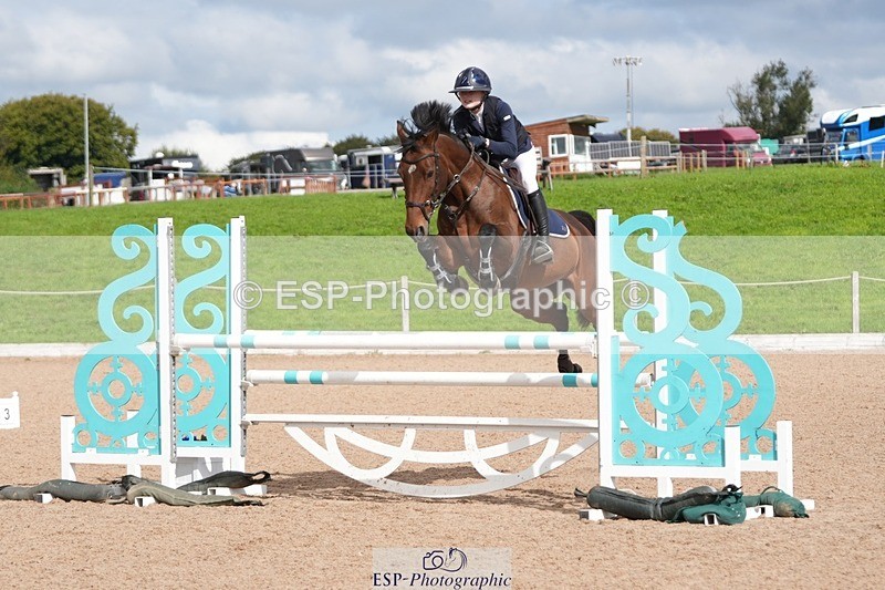 250921-121951-02890 - Cls 9 Pony Foxhunter and 1.10m
