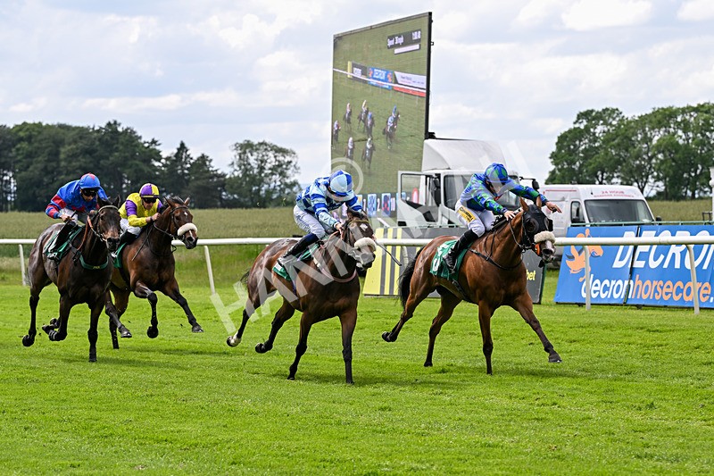 050626-Race 4-Annie Edson Taylor-3268 - Race 4 15.30pm Moody Construction Handicap