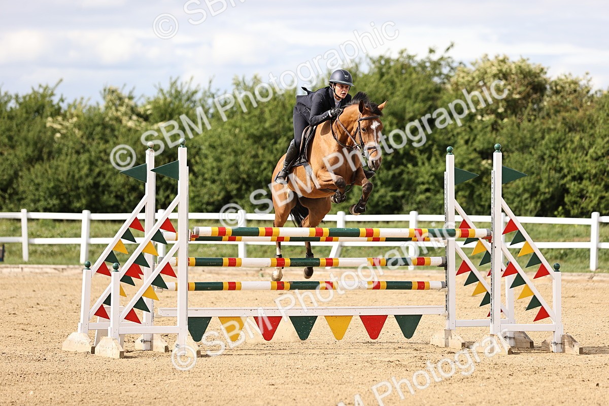 SBM_003564 - Class 13 - Senior Foxhunter - 1.20m