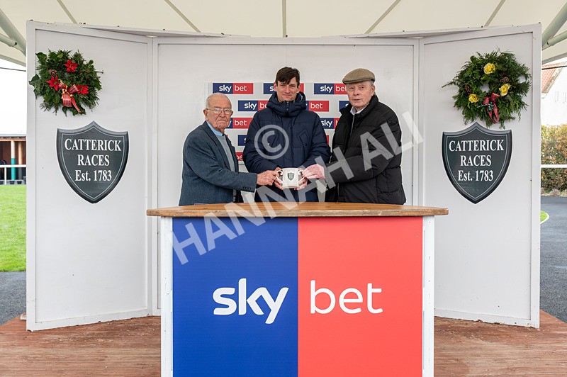 281225-Race 1-Couldbeaweapon-3701 - Race 1