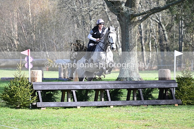 WJ7_9978 - Time 10:13 to 10:38 Times at the Fence