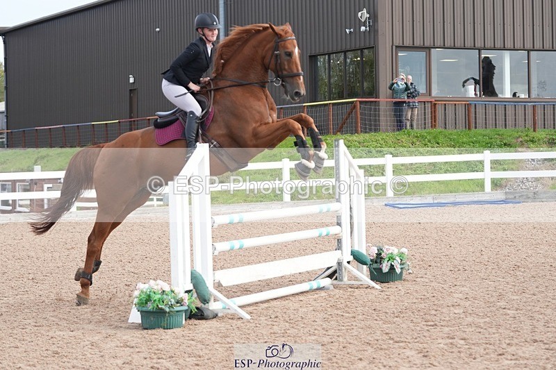 251005-100348-02449 - Cls 22 British Novice and 90cm