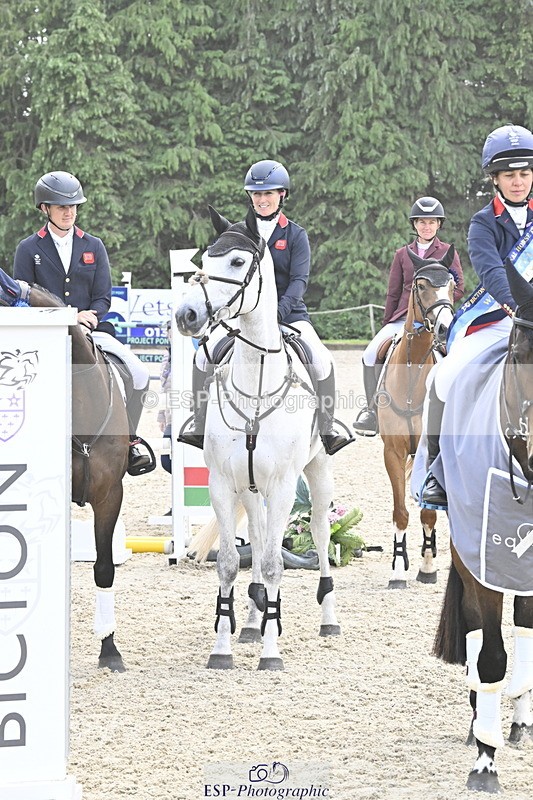 250525A-161114-18509 - Presentations Section C CCI 2 Star Long