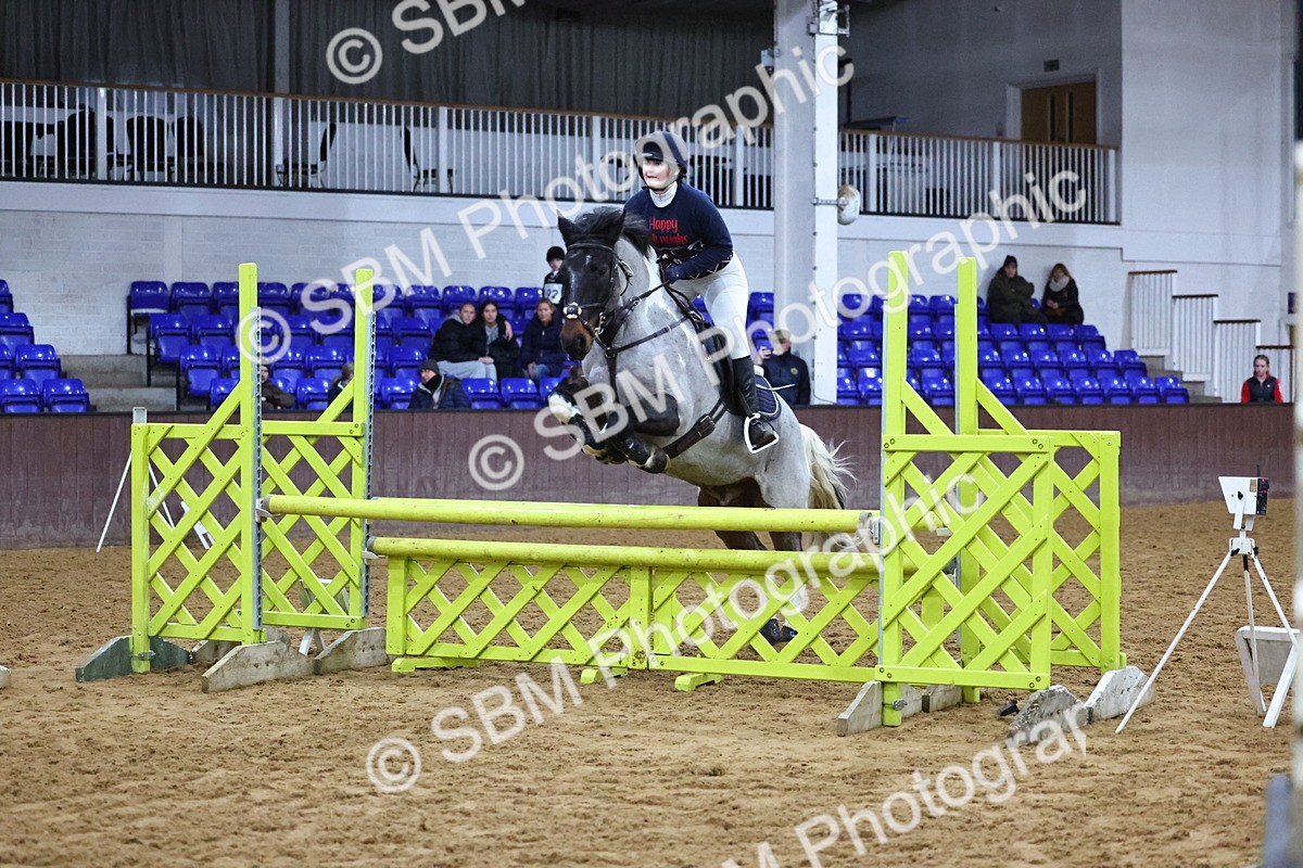 SBM_002567 - Class 6 - Holly & Ivy Stakes - 90cm