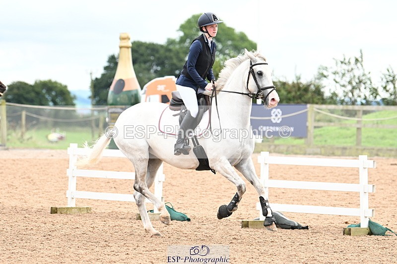 240908A-140558-04176 - Cls 15 U21 Intro 90cm-1.00m  Team Comp