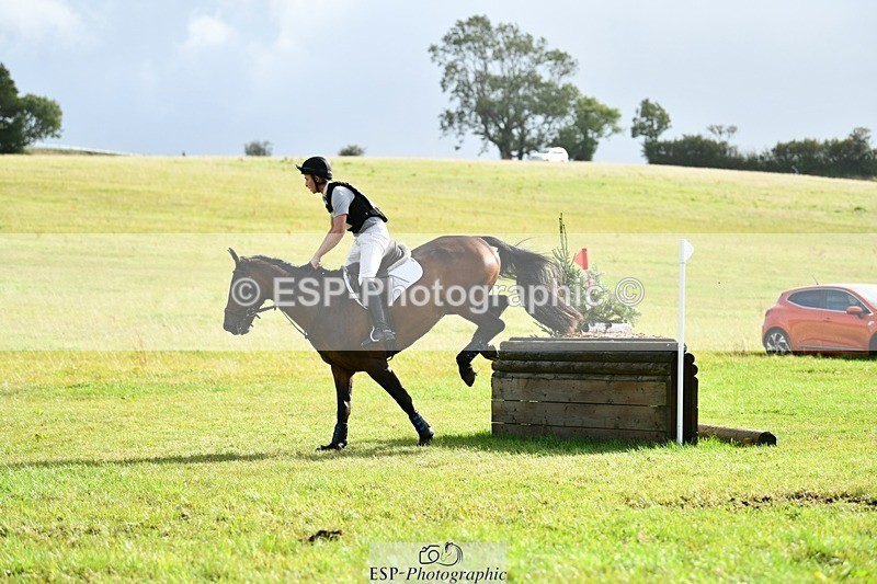 250831-095154-05723 - L-563-Thomas.Hawke