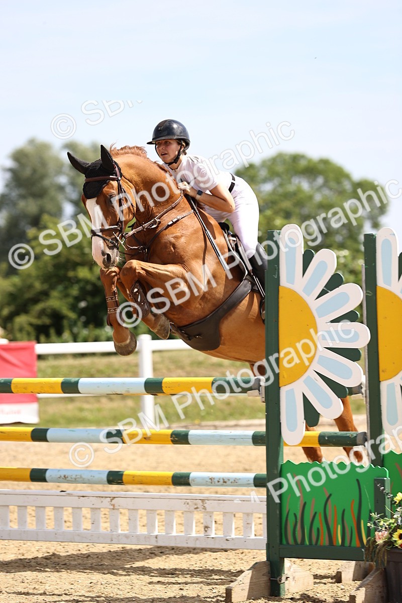 SBM_000667 - Class 15 - Redpost Equestian Senior Foxhunter - 1.20m