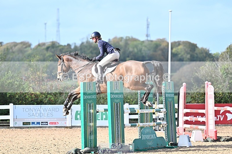 261014-131505-00603 - Cls  05 Snr Newcomers & 1.10m Open