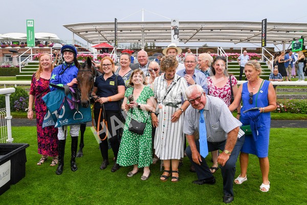 100923-Race 6-Anjo Bonita-0529 - Race 6 4.25pm Hanson Springs 60th Anniversary Handicap at York