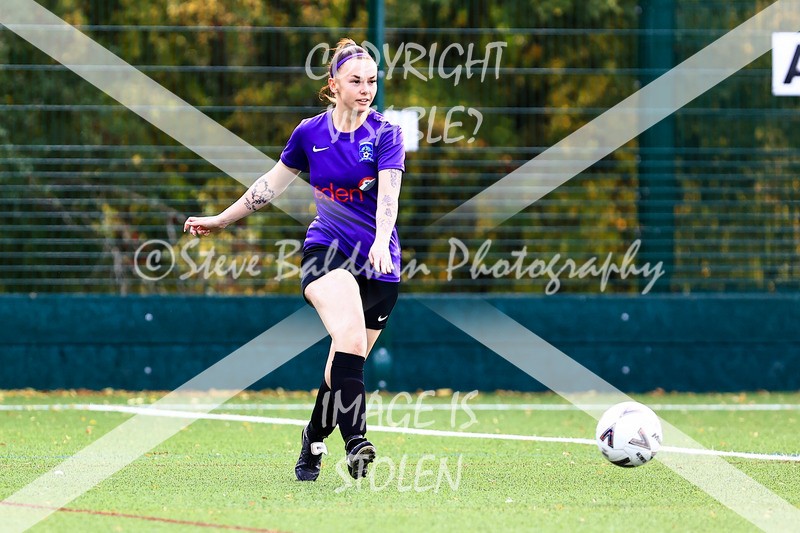 1DX30780 - 2025-10-05 FC Abbey Meads Ladies V Purton  Kingsdown FC Ladies