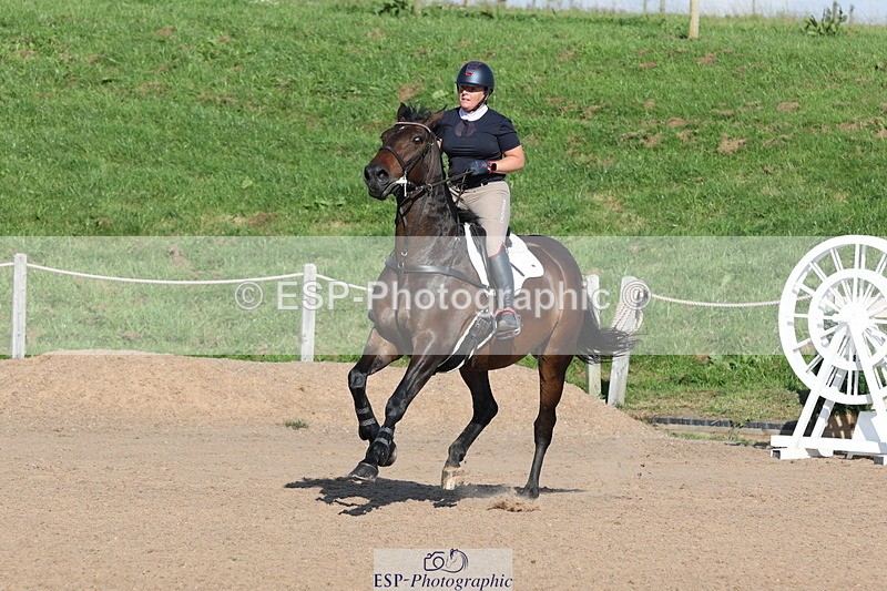 230915A-160914-03056 - Cls 6 Snr 1.05m Derby