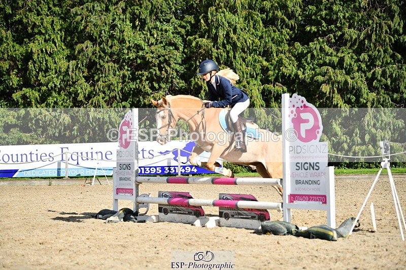 251004A-153155-01862 - Classes 8 & 9 70cm