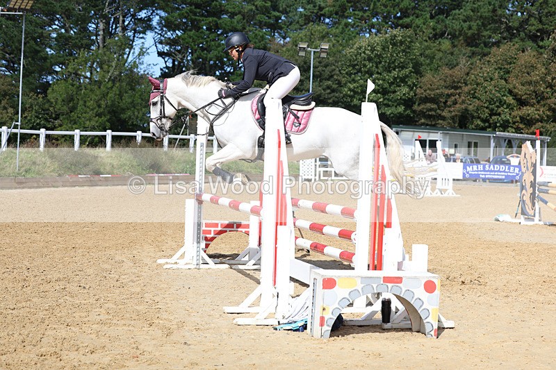 3E7A9428 - Class 9: Senior British Novice/90cm open