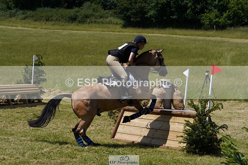 240629X-123150-2008 - 065-Chloe_Dunn-TOWERHILL_SHAMIE