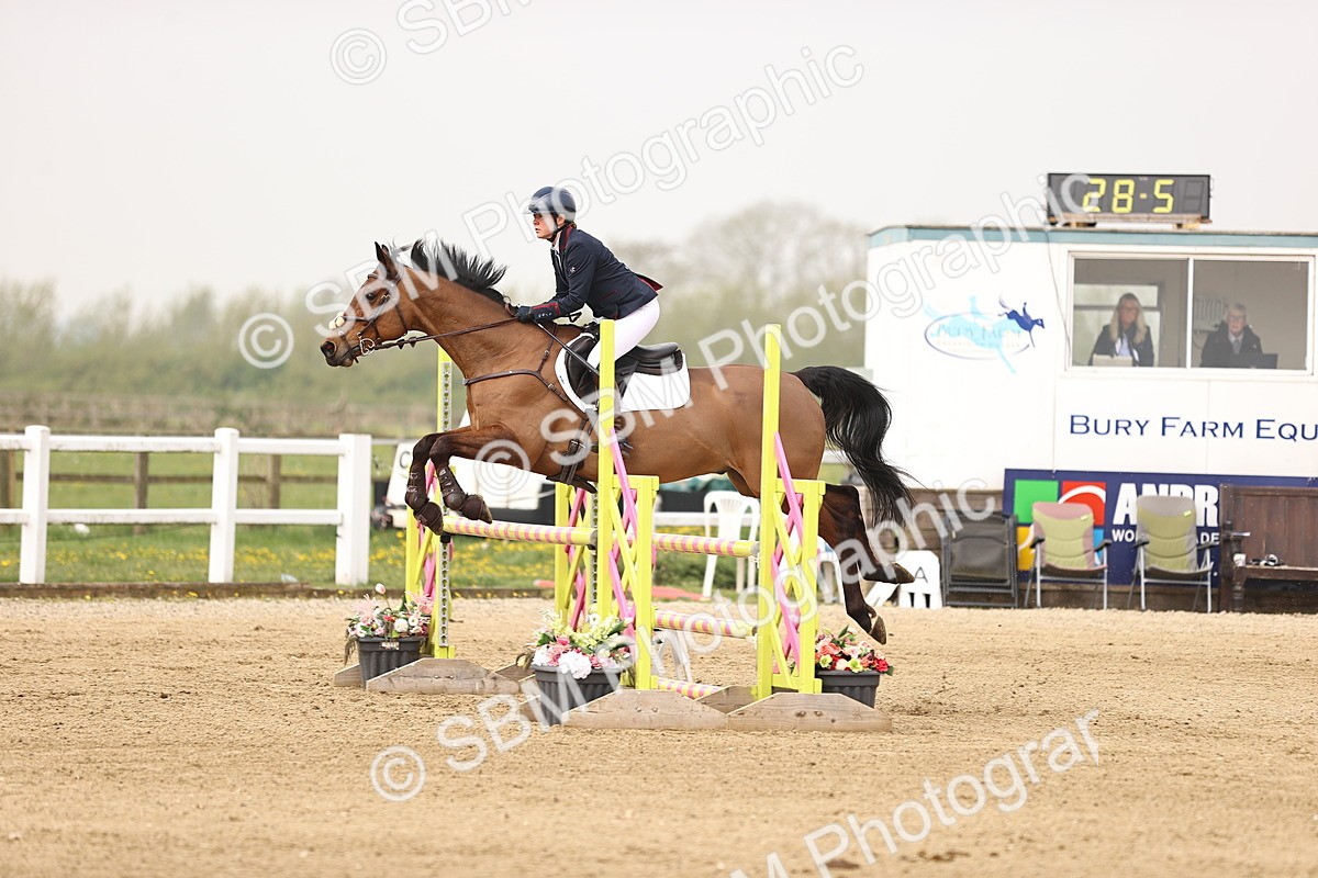  - Class 15 - Senior British novice - 90cm