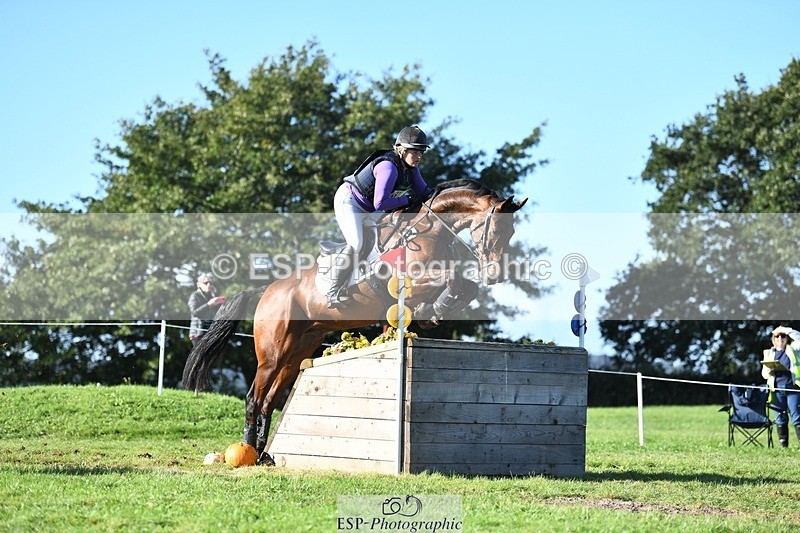 231022-110220-26162 - 229-HARTHILL.SAMBA-Charlotte.Rowe-XC