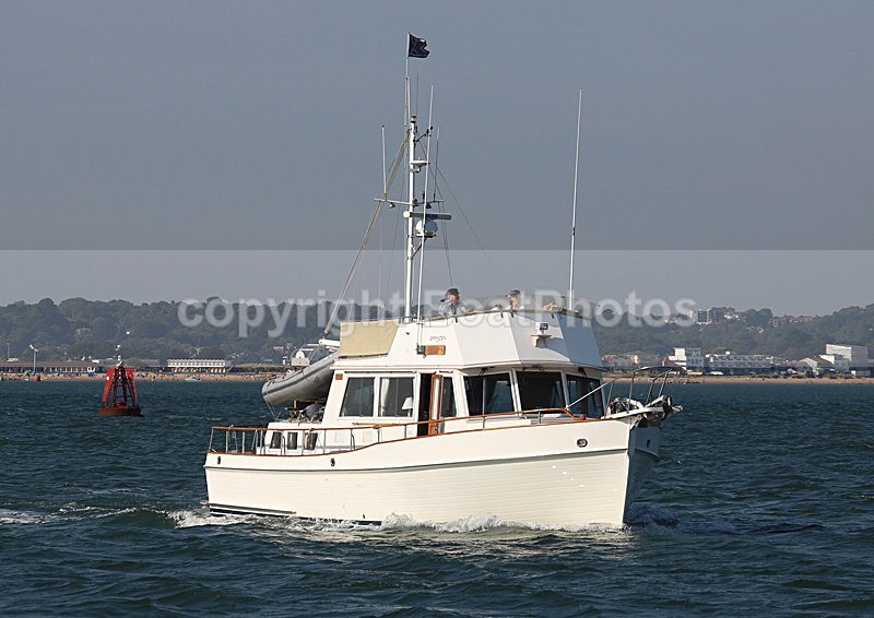 130905 BRAYZEN WT7A4407 - Flybridge Cruisers