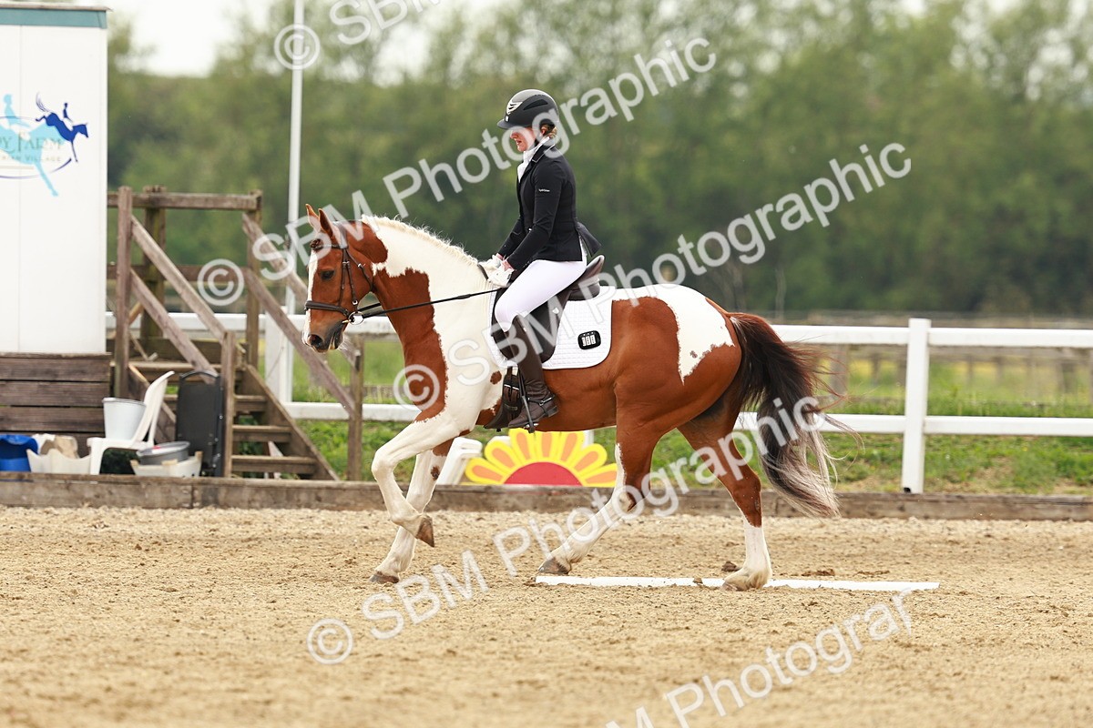 SBM_001208 - Class 6 - Novice 4