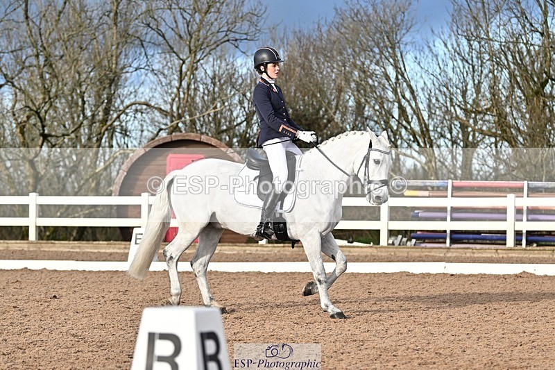 241214-131024-01875 - 111-Anya.Hitt-Cnoc.an.Noinin.Clover