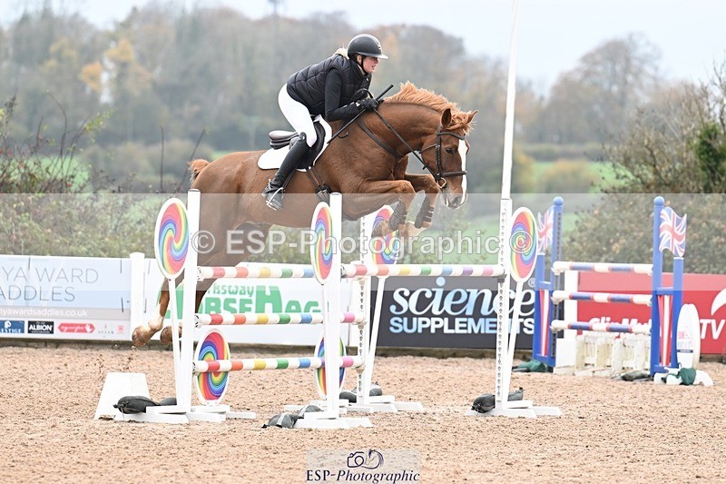 251105-142000-00845 - Cls 06 Fox & 1.20m