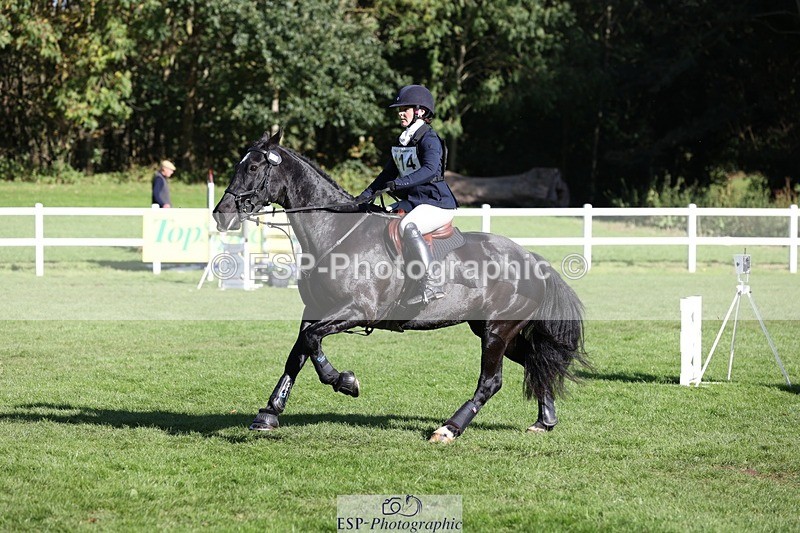 231022-125134-27385 - 414-LAMBORO.SPARKY-Lucy.Jowett-TrotUp+SJ