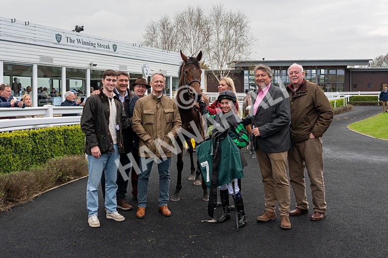 230425-Race 3-Tralee Girl-3216 - Race 3