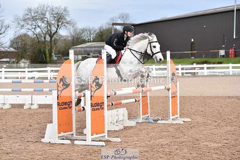 231203A-113500-00910 - Cls 4 Newcomers & 1m Open