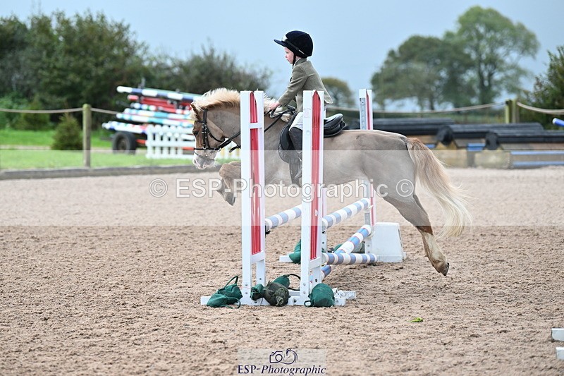 231029A-093643-02448 - 60cm Club and Schools