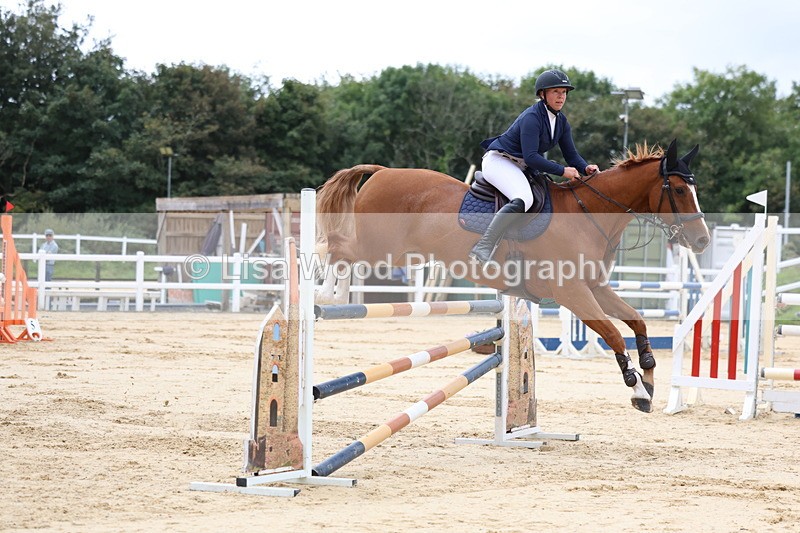 3E7A3096 - Class 8: Senior Newcomers/1.10m open