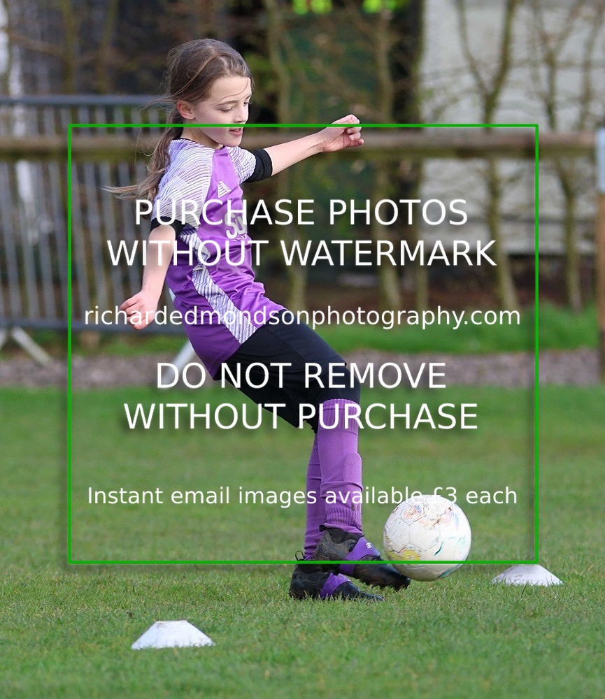 533A3209 - Kendal United Girls Under 10's vs Lune Valley Lightning Under 10's