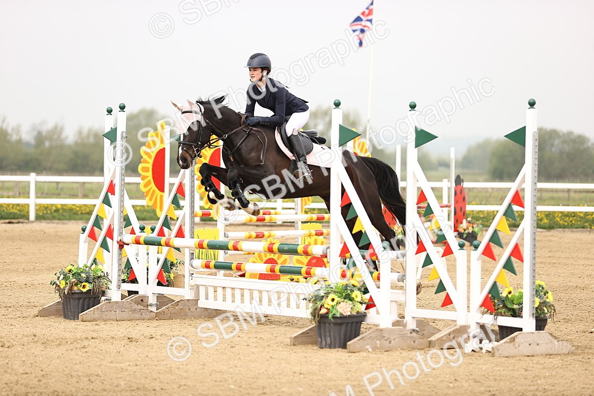  - Class 15 - Senior British novice - 90cm