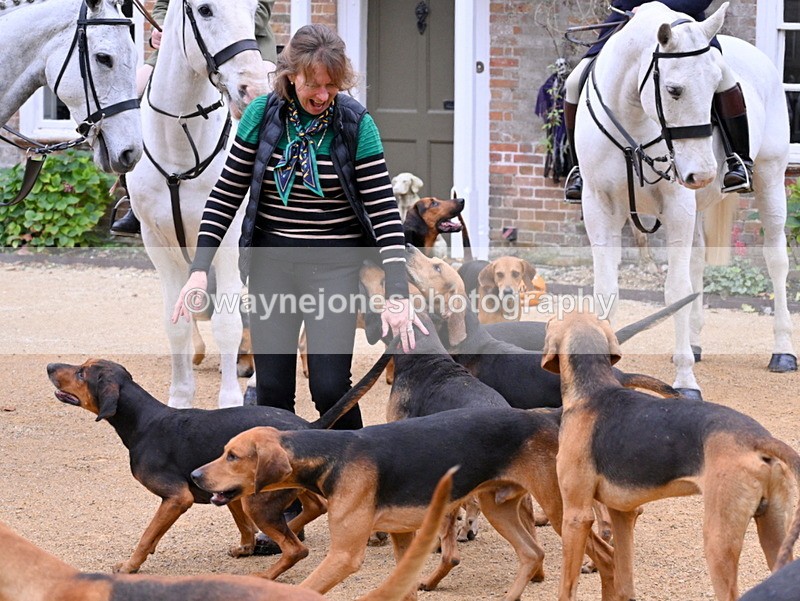 WJ7_6228 - Berks & Bucks - Children's Meet - The Old Farmhouse – Steventon.