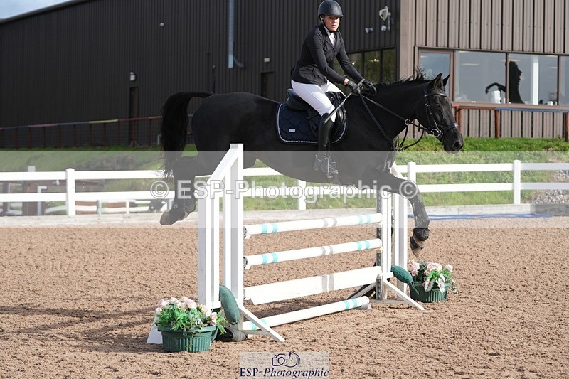 251005-102115-02523 - Cls 22 British Novice and 90cm