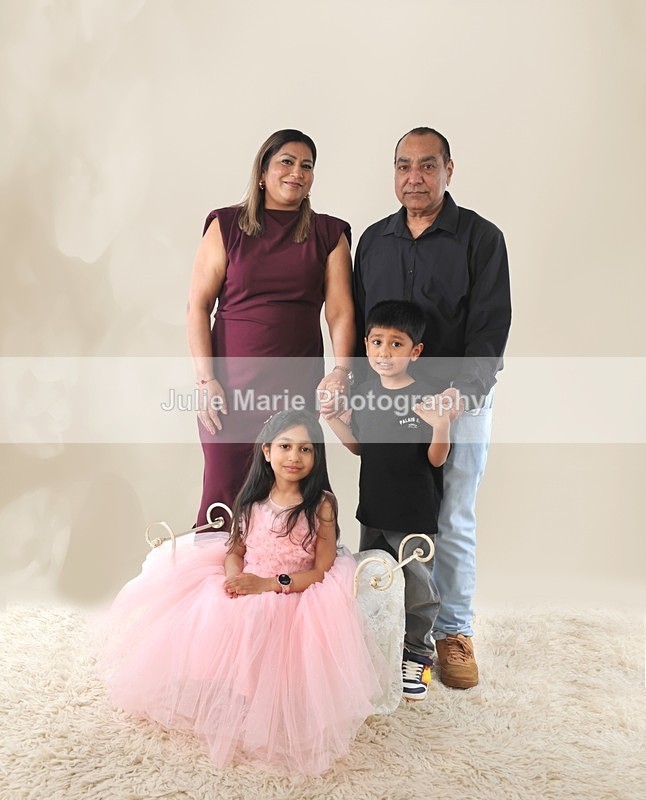 DSC_0948cv - family