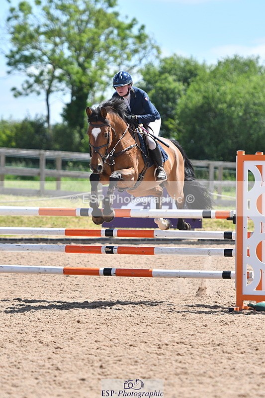 240609A-124753-05357 - Cls 18 Snr Newcomers and 1.10m Open