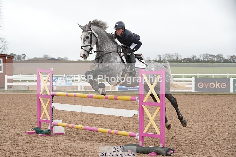 251109-104704-03464 - Cls 19 Snr 1.05m Open