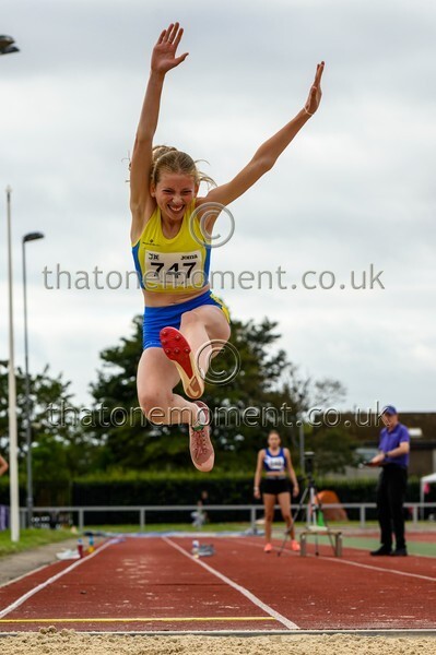 Age25SAT-914680 - Field Female Set One