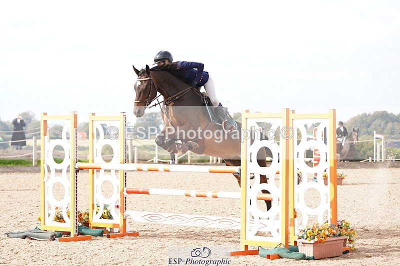 241004A-134248-00671 - Fri 03 Snr Newc & 1.10m Open