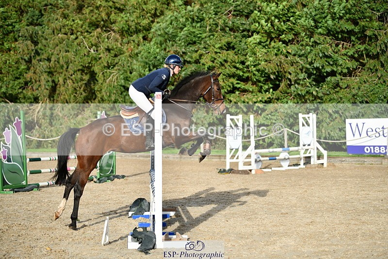 251004A-163815-02142 - Classes 10 & 11 80cm