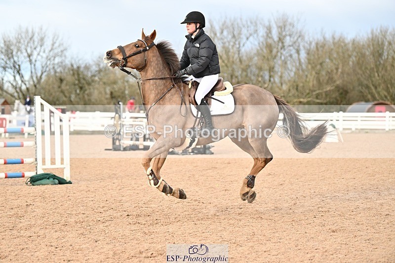 241208-132031-01748 - Cls 21 Newcomers and 1.10m Open