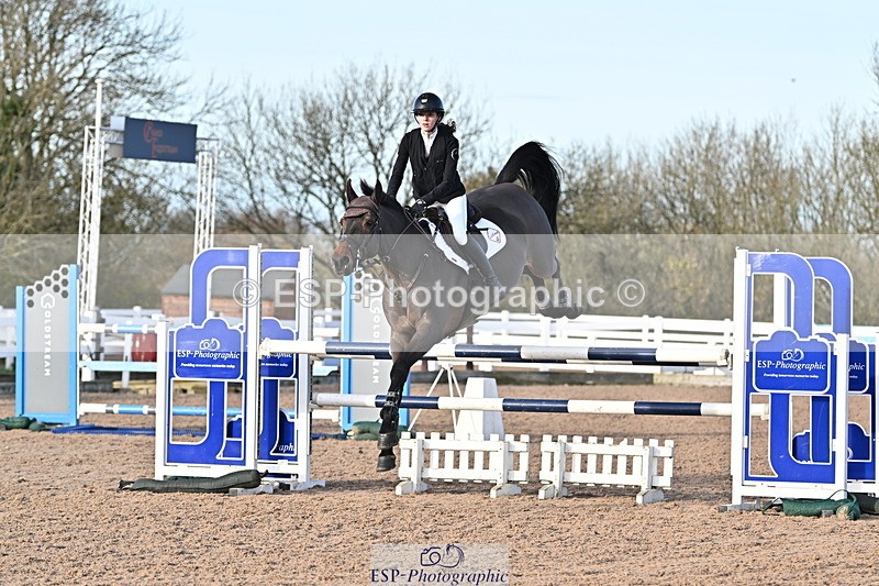 241113A-142411-00871 - Cls 05A&B Snr Fox & 1.20m Open