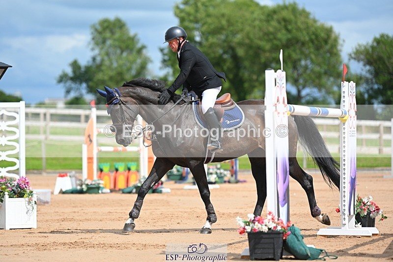 230721A-153116-07281 - Cls 10, 2 Star Big 1.45m Start to break