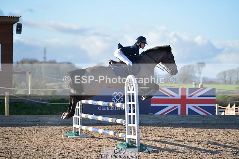 240211A-150829-03372 - Winter-Summer