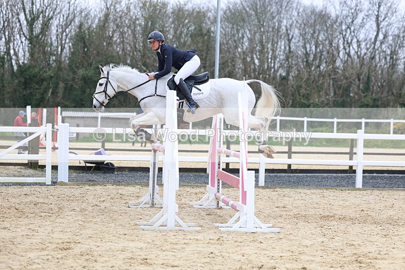 3E7A7560 - Class 8: Senior Newcomers/1.10m open