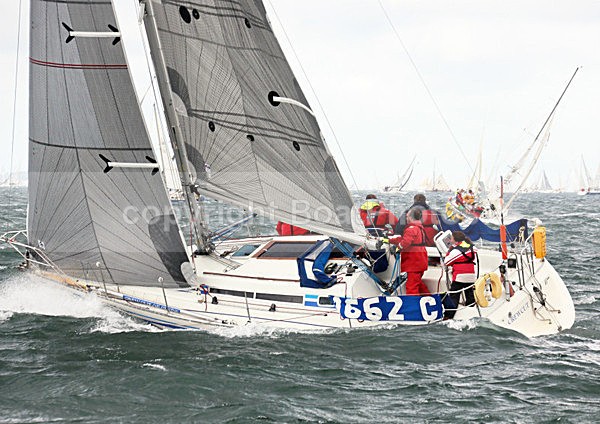 120630 CREWCUT GBR1662C WT7A1353 - ROUND THE ISLAND RACE - 30th June 2012